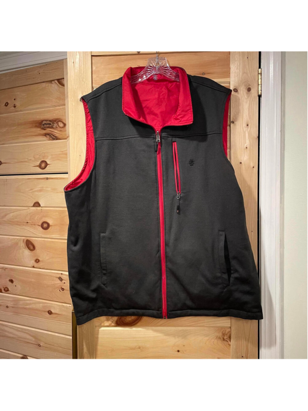 IZOD Men's Black and Red Sleeveless Vest with Zipper Pockets
